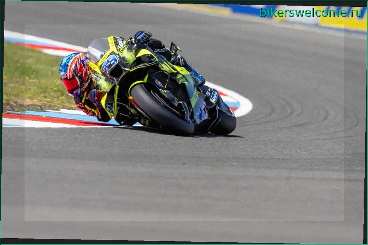 Аи Огура довел Пекко до предела в драматическом финише спринта MotoGP в Брно