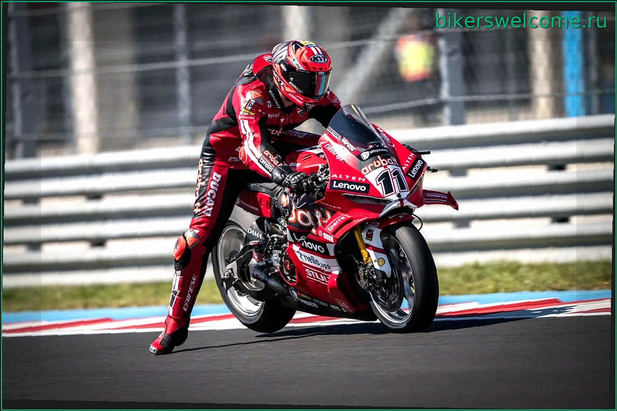 WSBK: Николо Булега лидирует на FP1 в Мосте
