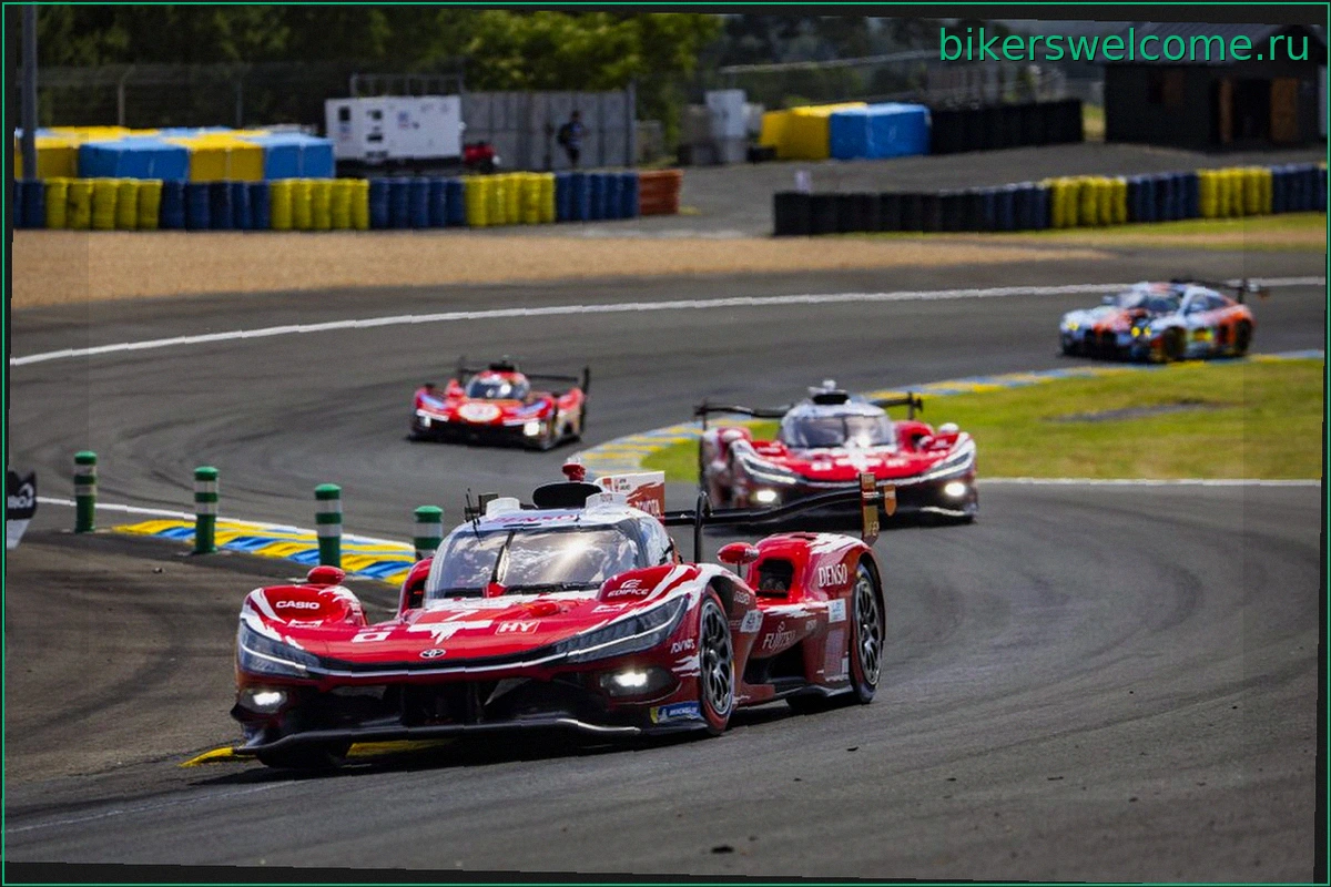 Toyota лидирует на Ле-Мане 24 часа FP2, преодолевая хаос с лучшим временем круга