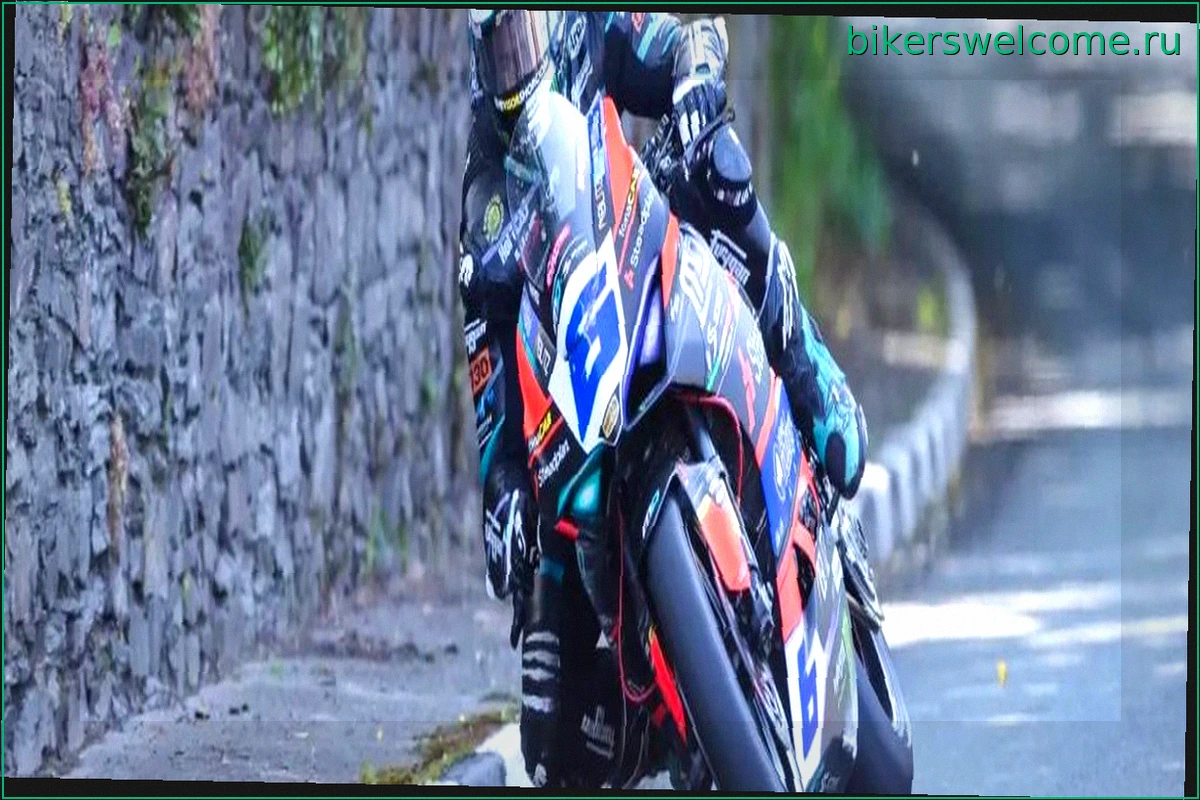 Майкл Данлоп не прощает в Supersport и доводит свой рекорд побед на IOMTT до 34