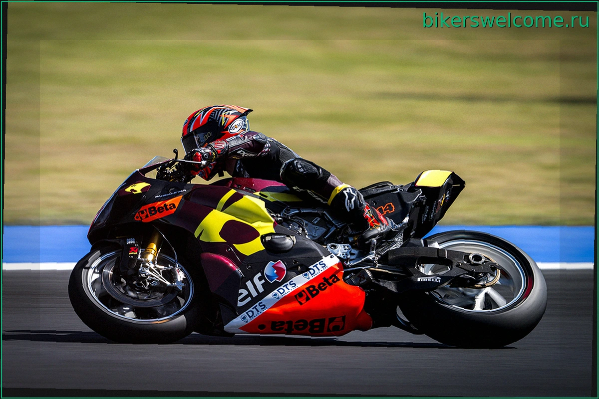 WSBK: Лоус и Монтелла бросают вызов Булеге