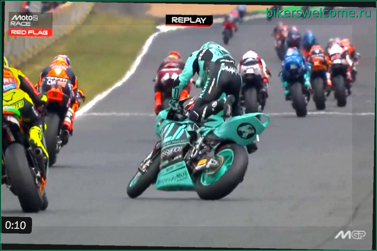 MotoGP: Moto2 – Красные флаги после серьезной аварии Фернандо Наварро
